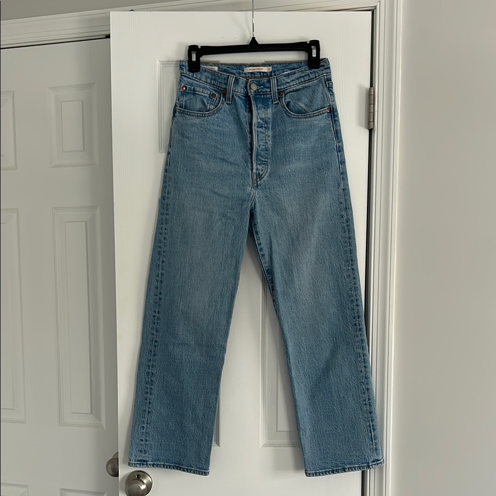 Authentic Levi Ribcage straight ankle jeans